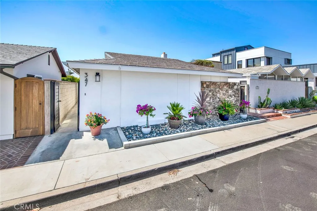 Newport Beach, CA 92663