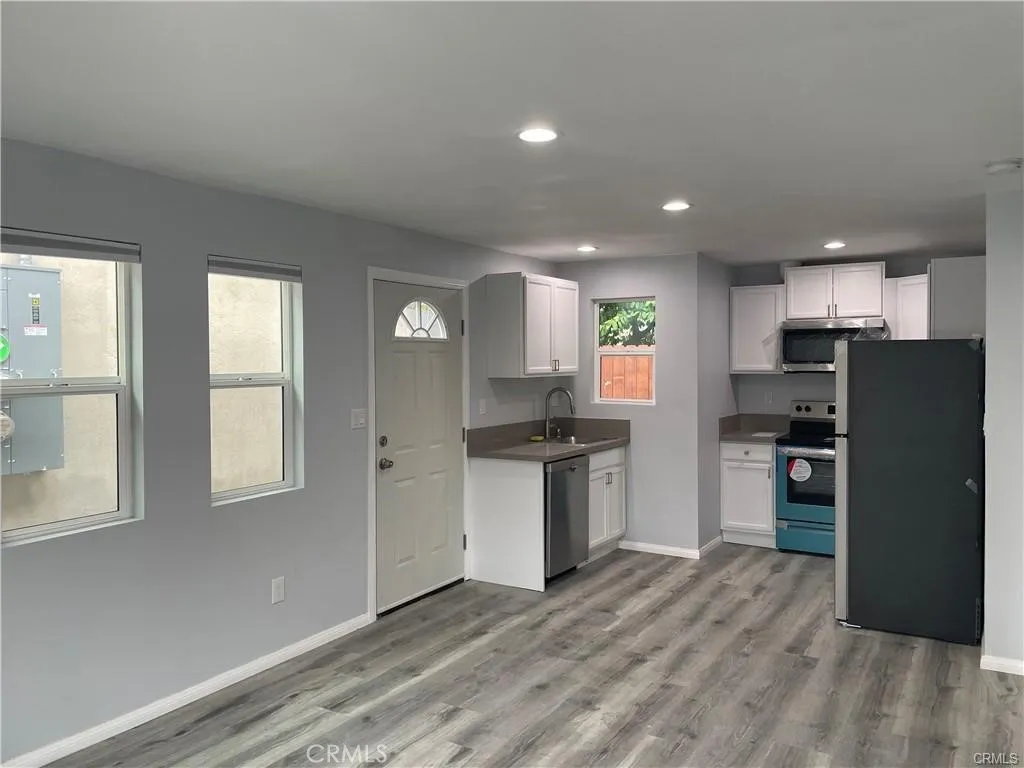 Woodland Hills, CA 91364