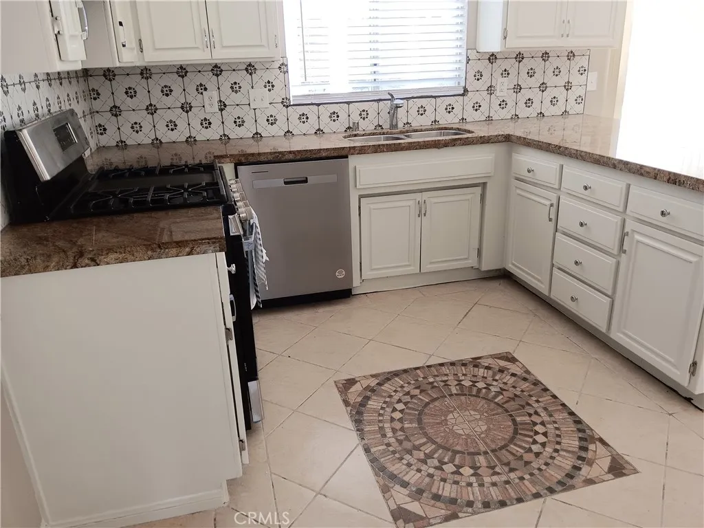 37623 Lilacview, Palmdale, CA 93550 - Photo 5 of 15, Palmdale, CA