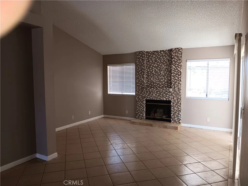 37623 Lilacview, Palmdale, CA 93550 - Photo 4 of 15, Palmdale, CA
