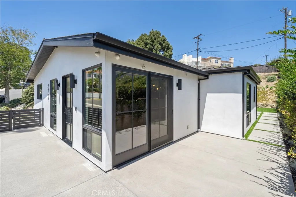2200 Mantis Avenue, San Pedro, CA 90732 - Photo 5 of 25, San Pedro, CA