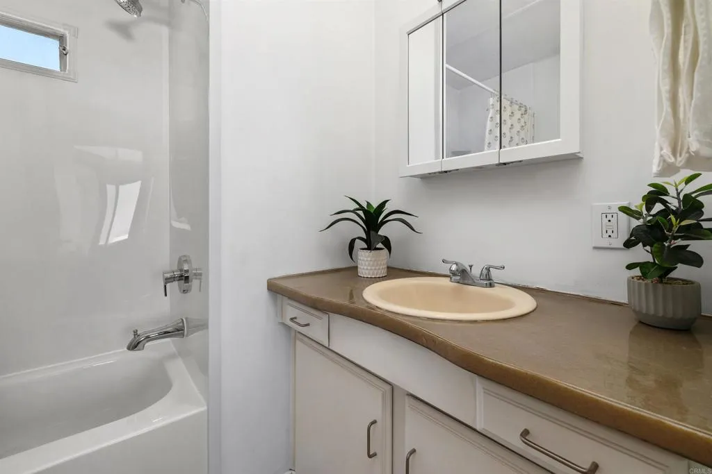 https://cdn.realtyfeed.com/cdn/127/306767965/3a2112b7b372c19c3de106a1ebabfecf.webp