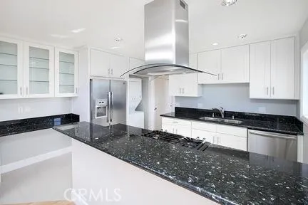645 Glenneyre Street Unit A, Laguna Beach, CA 92651 - Photo 2 of 9, Laguna Beach, CA