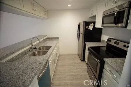 420 Redondo Avenue, Long Beach, CA 90814 - Photo 5 of 9, Long Beach, CA