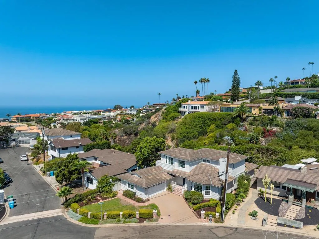 https://cdn.realtyfeed.com/cdn/127/306768032/23f289eda6edcec26c1da7b4b90eea47.webp
