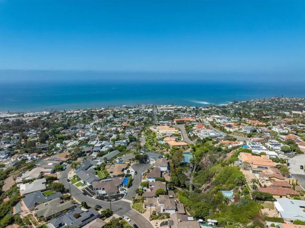 https://cdn.realtyfeed.com/cdn/127/306768032/3d18a36e6127021bac24b81589f0fe31.webp