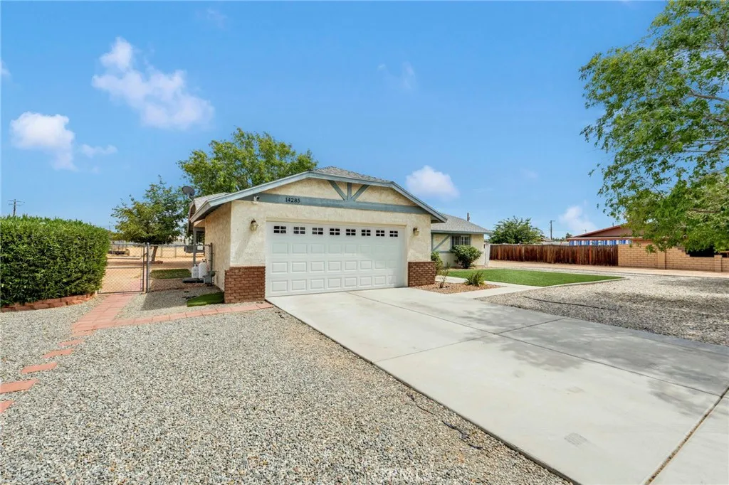 14285 Kiowa Road, Apple Valley, CA 92307 - Photo 4 of 50, Apple Valley, CA