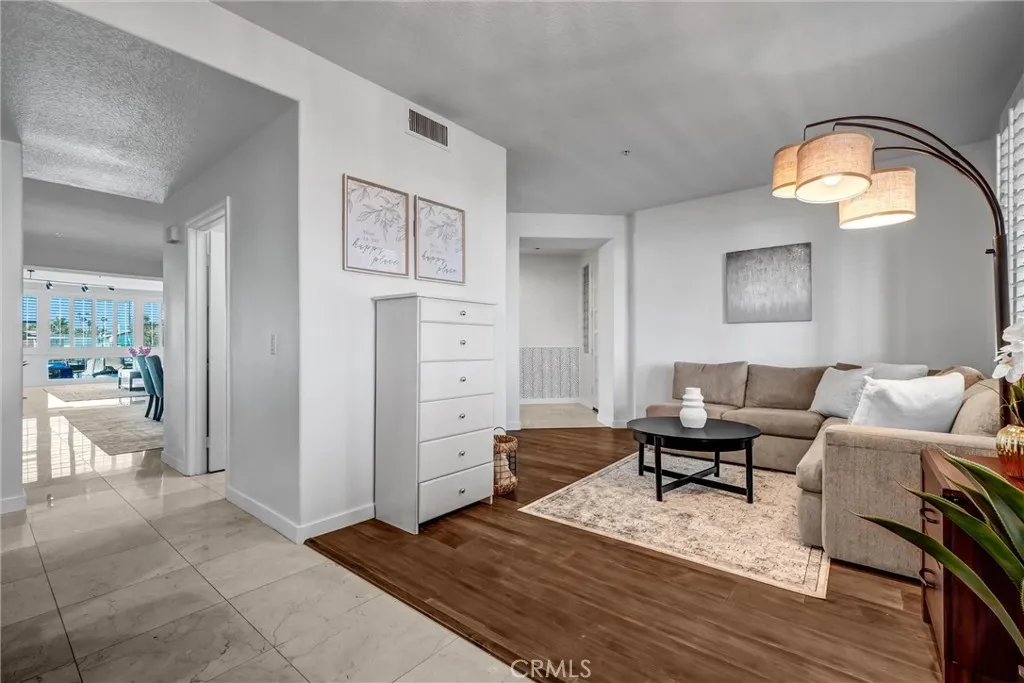 4167 Warner Avenue, Huntington Beach, CA 92649 - Photo 4 of 33, Huntington Beach, CA