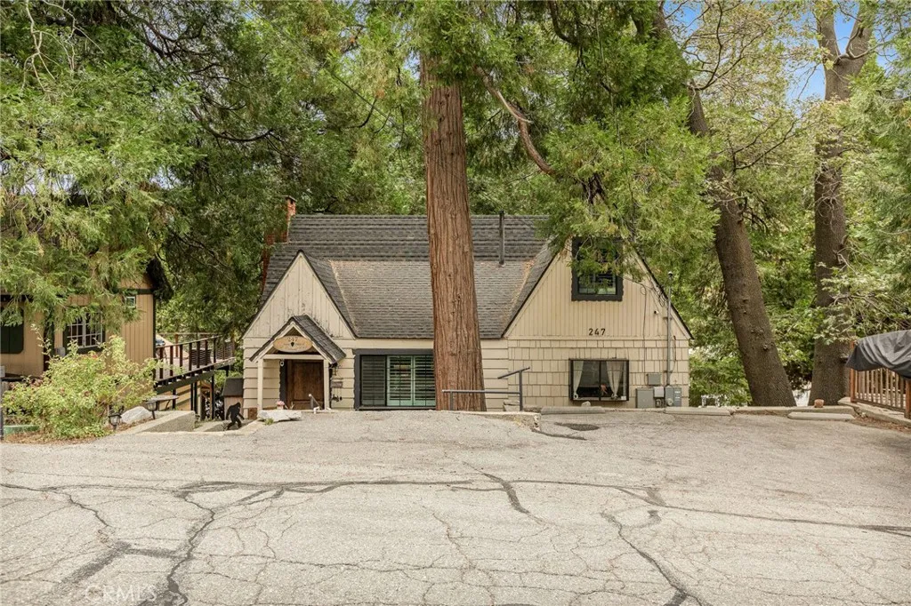 247 Oak Drive, Lake Arrowhead, CA 92352 - Photo 4 of 29, Lake Arrowhead, CA