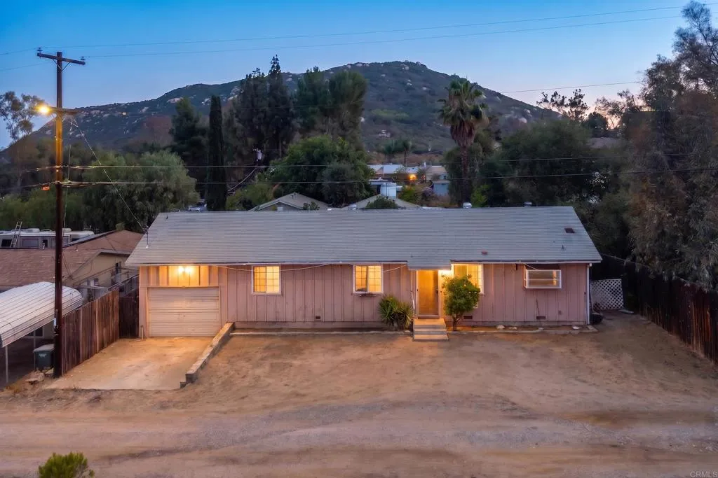 https://cdn.realtyfeed.com/cdn/127/306768068/0ad78281d2fe4b62df3ea8e57c8e79a1.webp