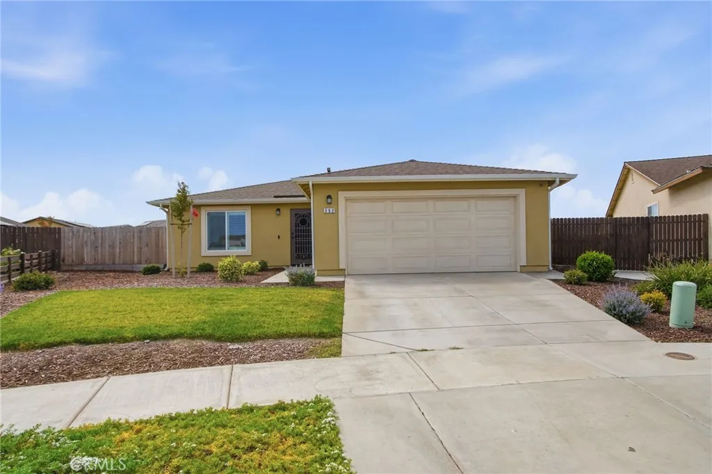 392 Ingraham Court, Los Banos, CA 93635 - Photo 2 of 33, Los Banos, CA