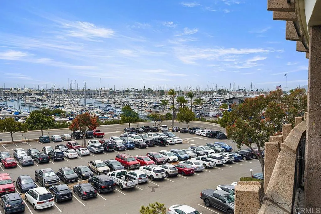 https://cdn.realtyfeed.com/cdn/127/306768127/8e7bcaa08accf449fd975b039b0b3c10.webp