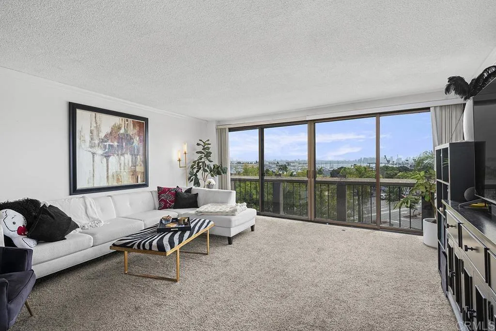 https://cdn.realtyfeed.com/cdn/127/306768127/ba62597fa9bc8e09f8a35b763e9b4531.webp