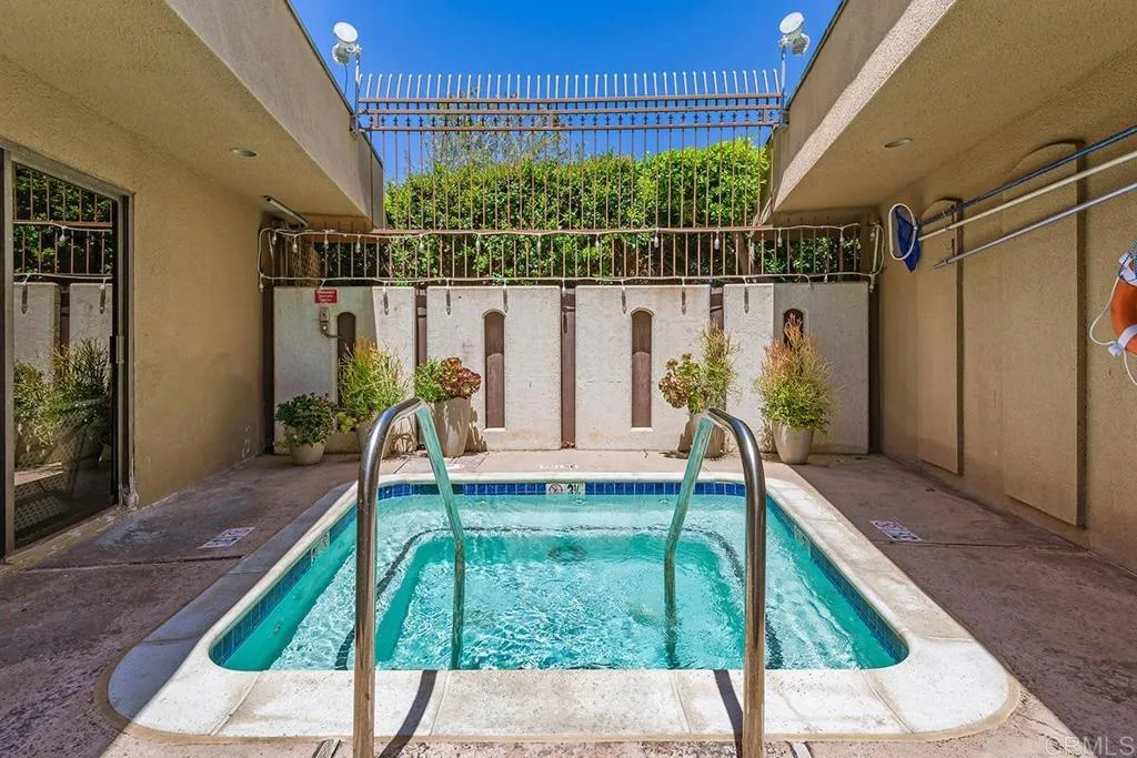 https://cdn.realtyfeed.com/cdn/127/306768127/d6920cba61499bc1e2d1aba8dcc53946.webp