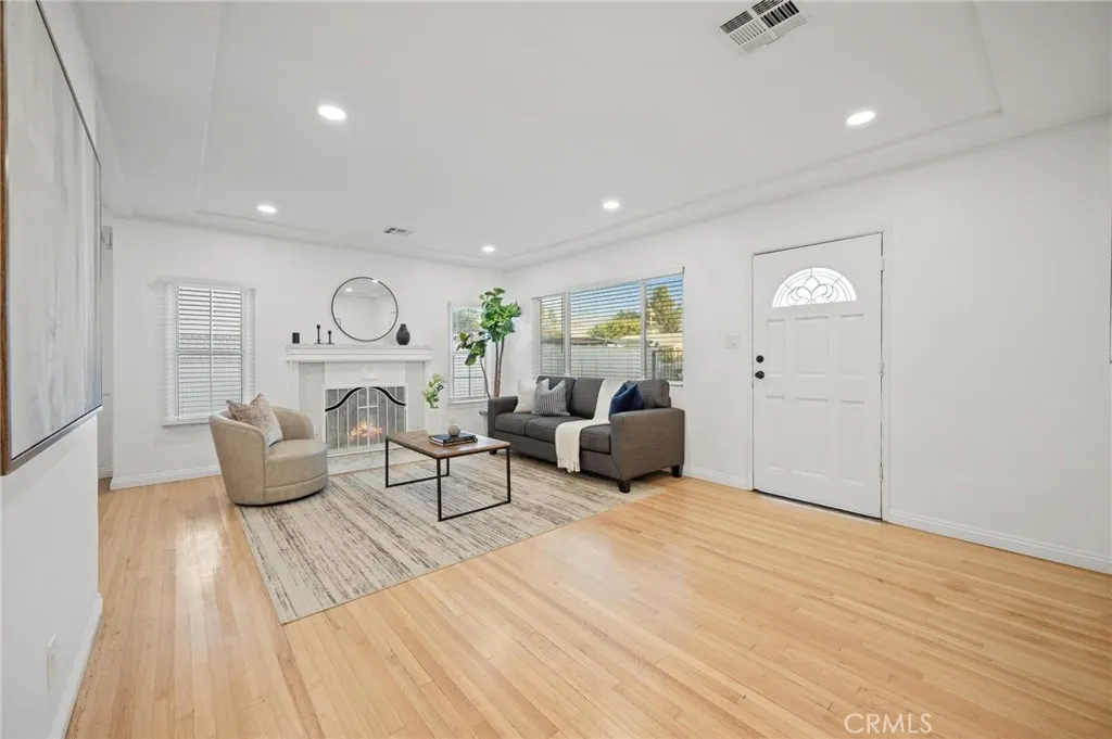 15445 Archwood Street, Van Nuys, CA 91406 - Photo 2 of 24, Van Nuys, CA