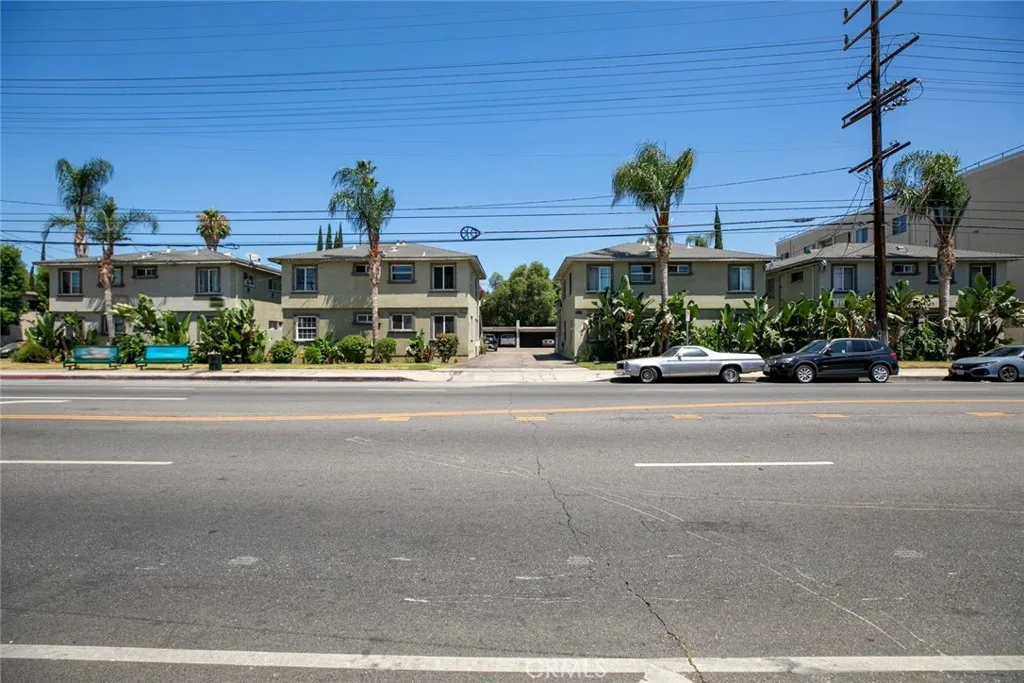 15445 Vanowen Street, Van Nuys, CA 91406 - Photo 4 of 27, Van Nuys, CA