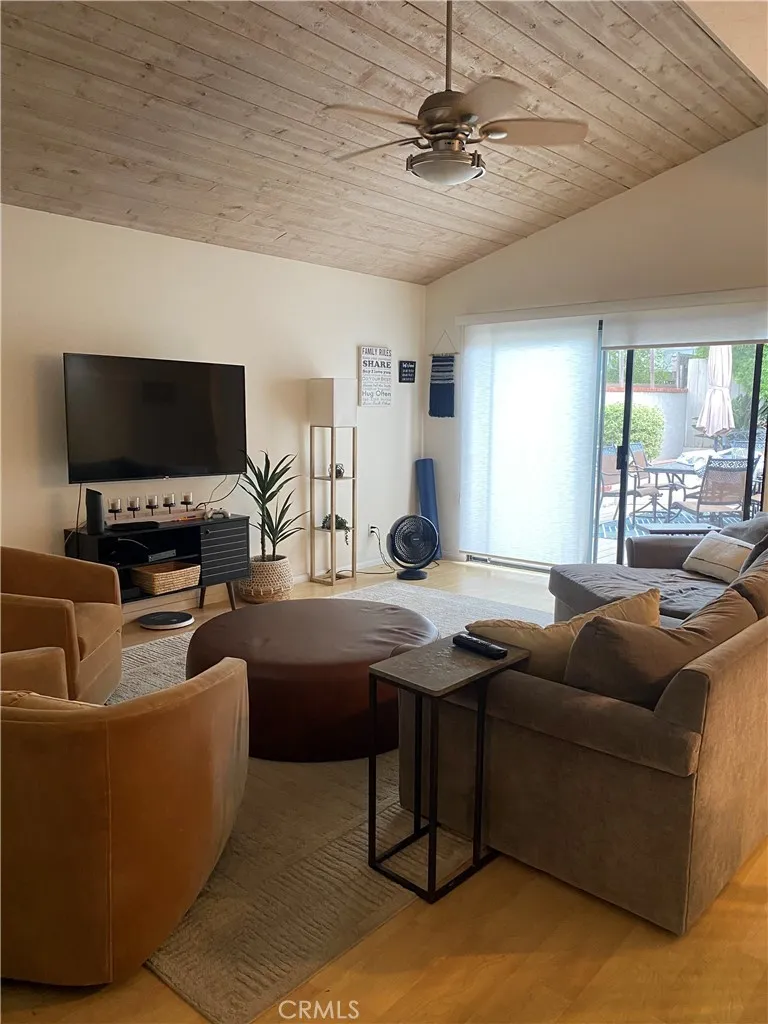 1204 Elm Ave, Manhattan Beach, CA 90266 - Photo 4 of 13, Manhattan Beach, CA