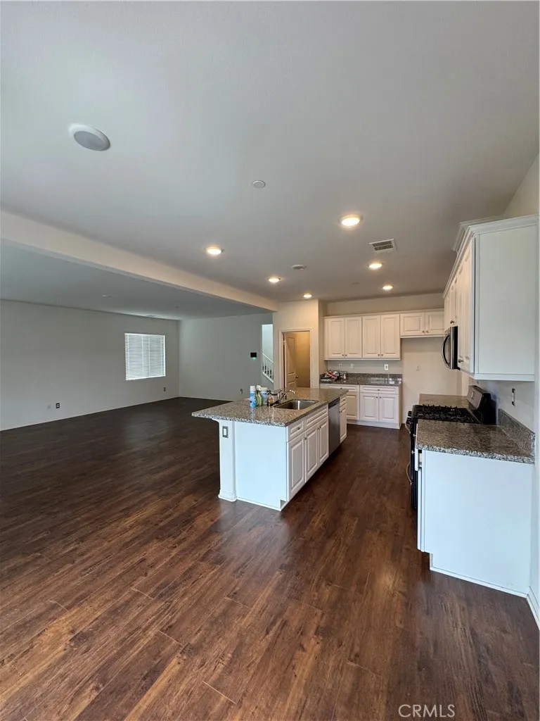 11016 Clear Lake Lane, Eastvale, CA 91752 - Photo 3 of 30, Eastvale, CA