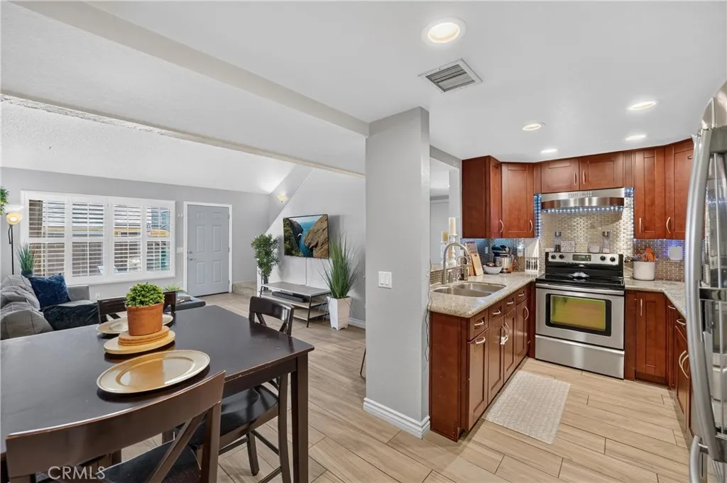 435 W 9th B3