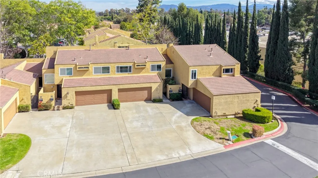 4842 Carmonita, Yorba Linda, CA 92886 - Photo 2 of 32, Yorba Linda, CA