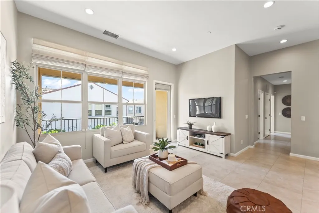 138 Velvet Flower, Irvine, CA 92620 - Photo 5 of 29, Irvine, CA