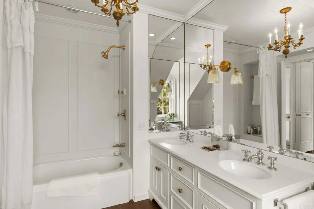 https://cdn.realtyfeed.com/cdn/127/306768427/66387d1d18c5fb73583b3b6cd7aff365.webp
