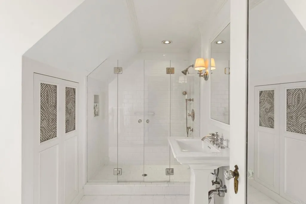https://cdn.realtyfeed.com/cdn/127/306768427/fe58d8ba045bd91f813f2f5c0fedaa66.webp