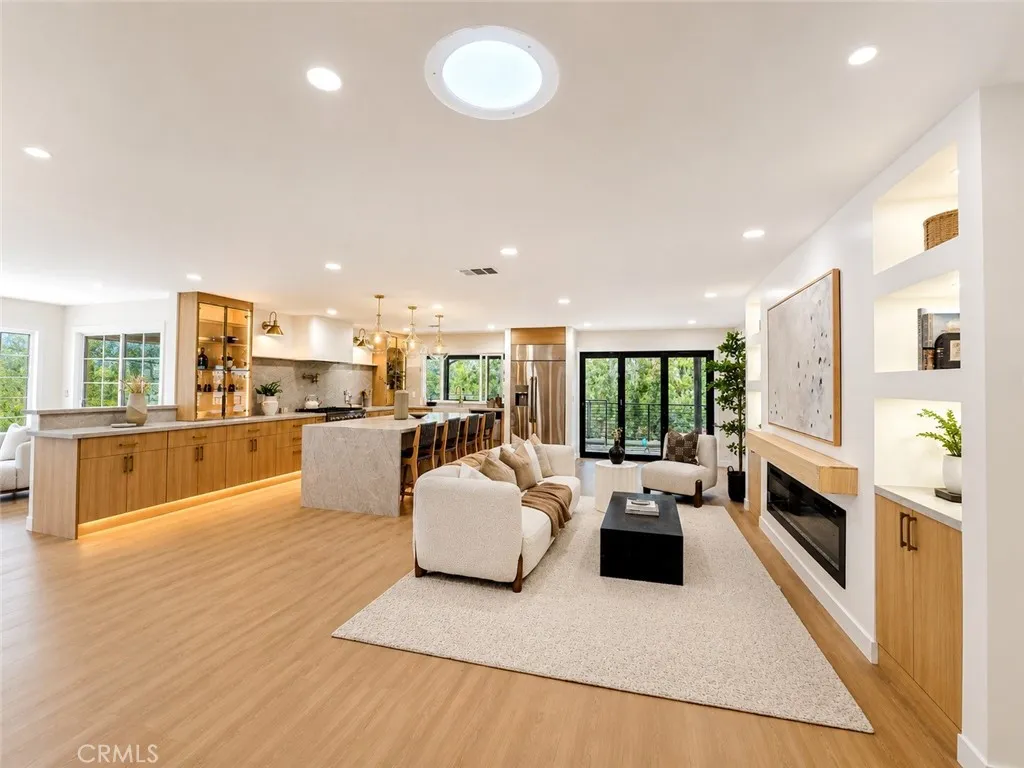 418 Del Monte West, Fullerton, CA 92832 - Main photo, Fullerton, CA