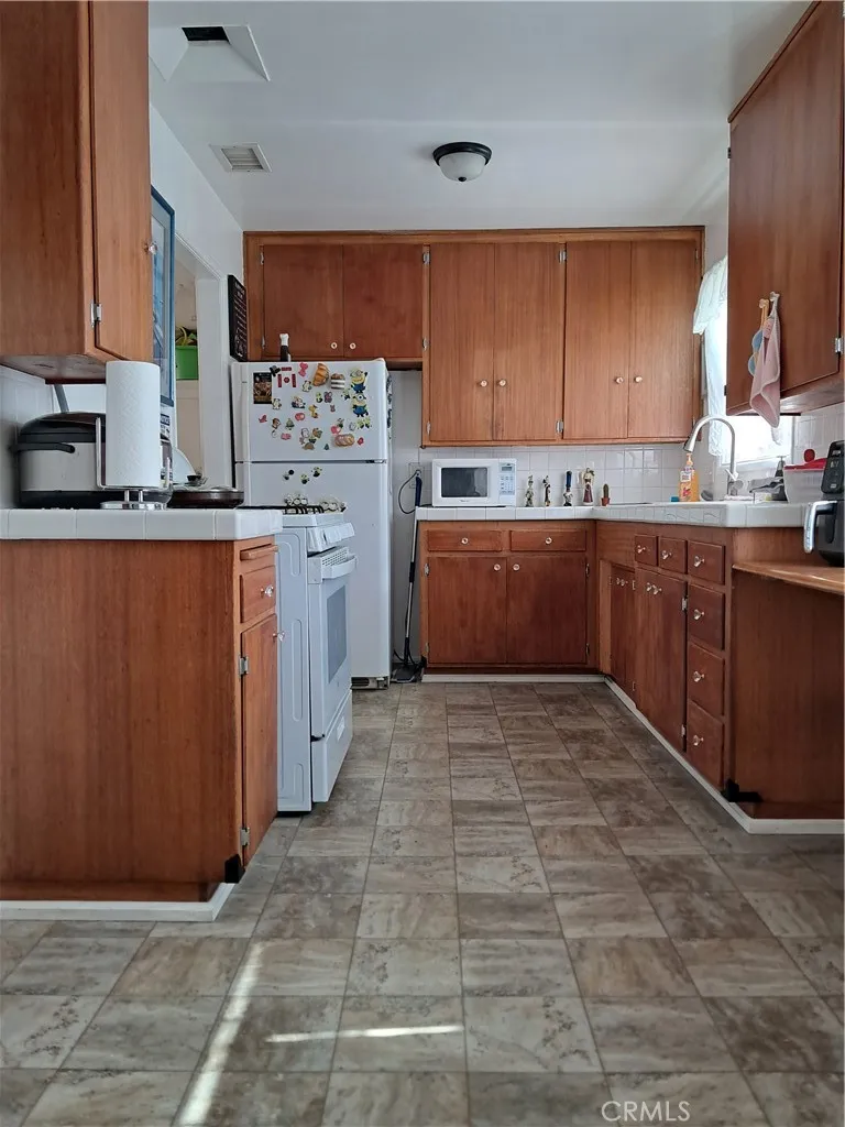 340 S Ash, Anaheim, CA 92805 - Photo 4 of 23, Anaheim, CA