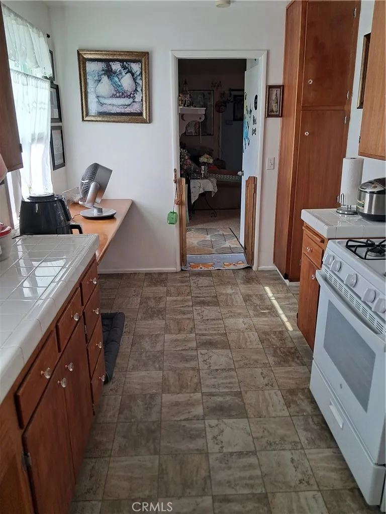 340 S Ash, Anaheim, CA 92805 - Photo 5 of 23, Anaheim, CA