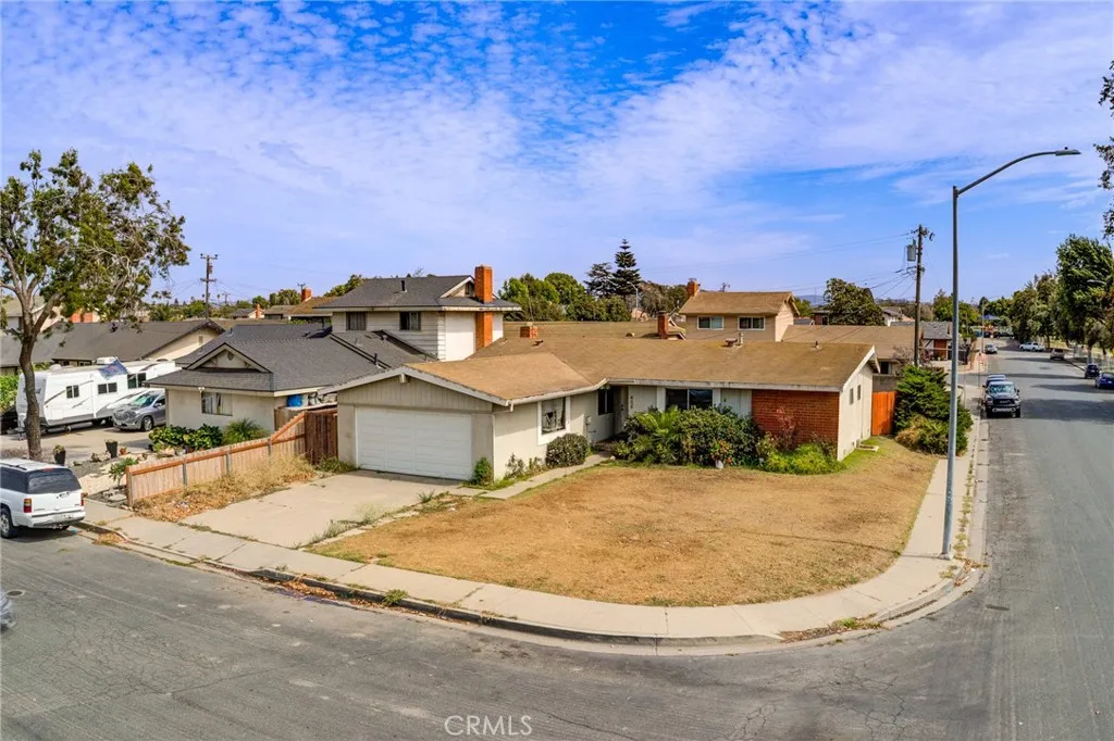 606 W Albert Street, Santa Maria, CA 93458 - Photo 2 of 46, Santa Maria, CA