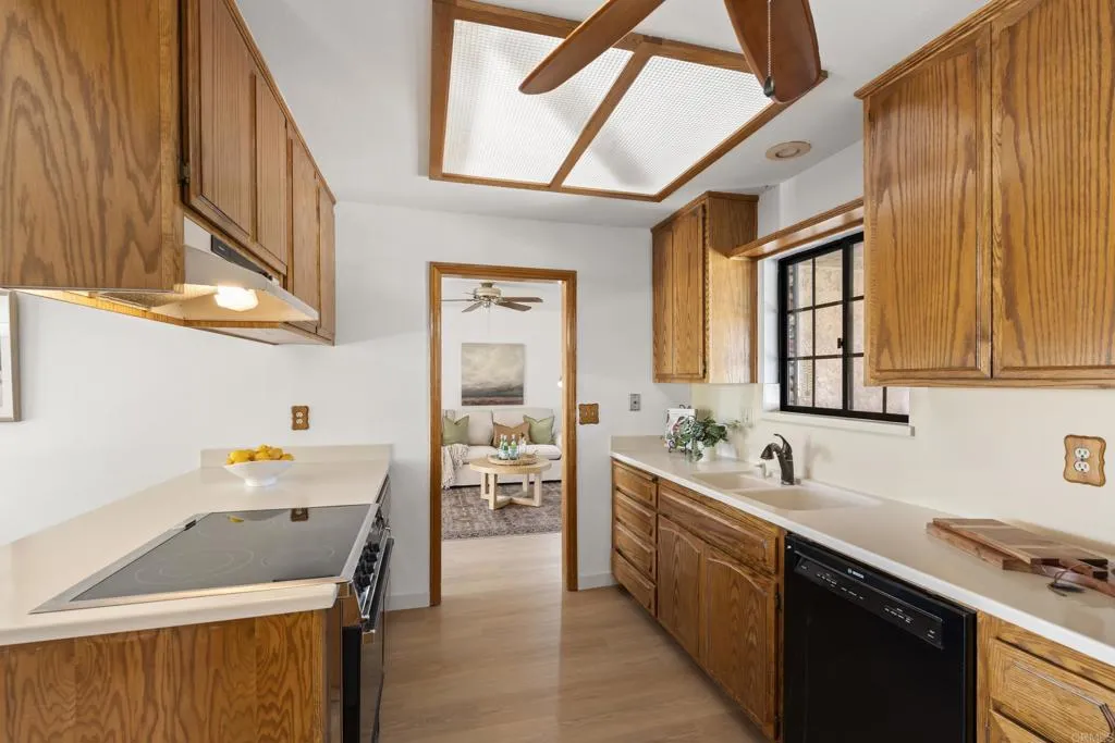 https://cdn.realtyfeed.com/cdn/127/306768566/c7d856f54a79adcc04693df42ab9e264.webp
