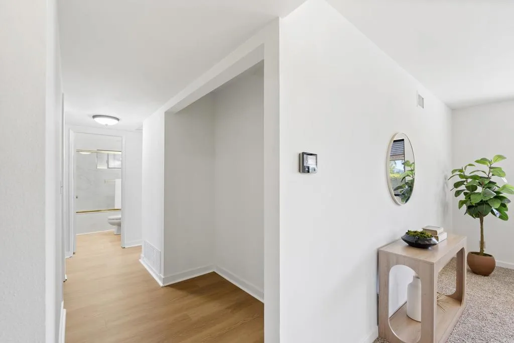 https://cdn.realtyfeed.com/cdn/127/306768566/da6c57e46cfe6287437ee44dca861a7e.webp