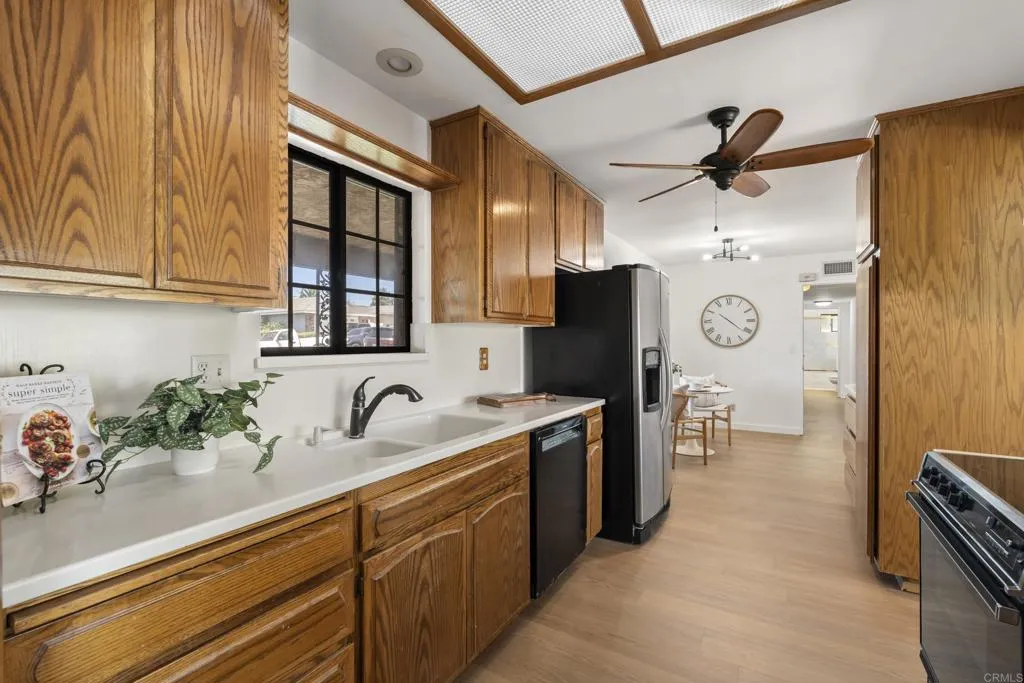 https://cdn.realtyfeed.com/cdn/127/306768566/ea35eff3de8126c0af356960ba2ca036.webp