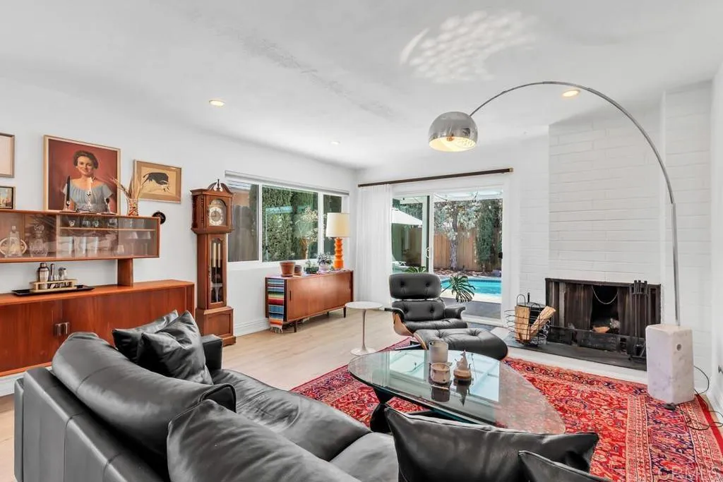 https://cdn.realtyfeed.com/cdn/127/306768580/0e9191c2e6bf693e1adfbe36a285b288.webp