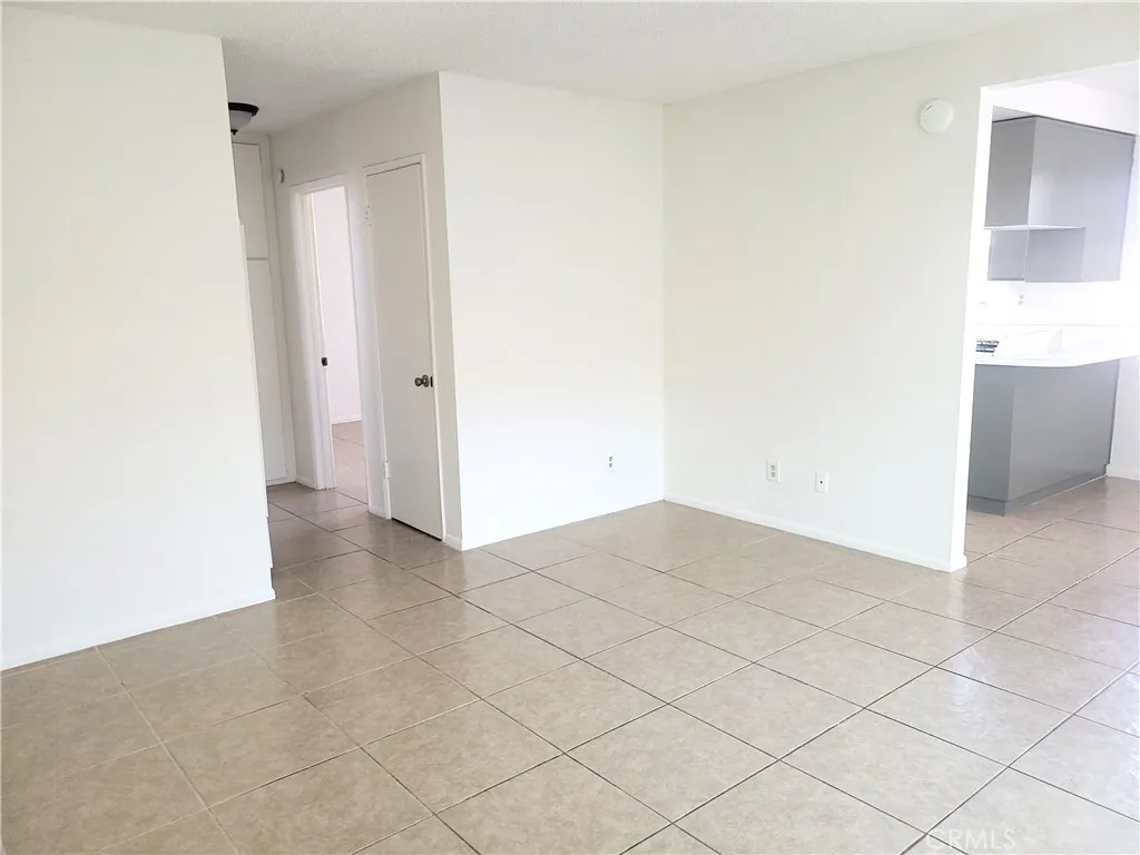 16742 Lynn Lane Unit C, Huntington Beach, CA 92649 - Photo 4 of 8, Huntington Beach, CA