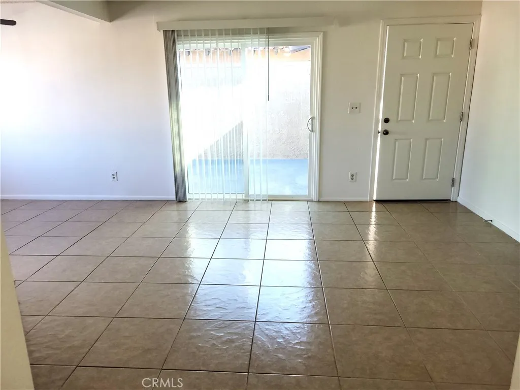 16742 Lynn Lane Unit C, Huntington Beach, CA 92649 - Photo 2 of 8, Huntington Beach, CA