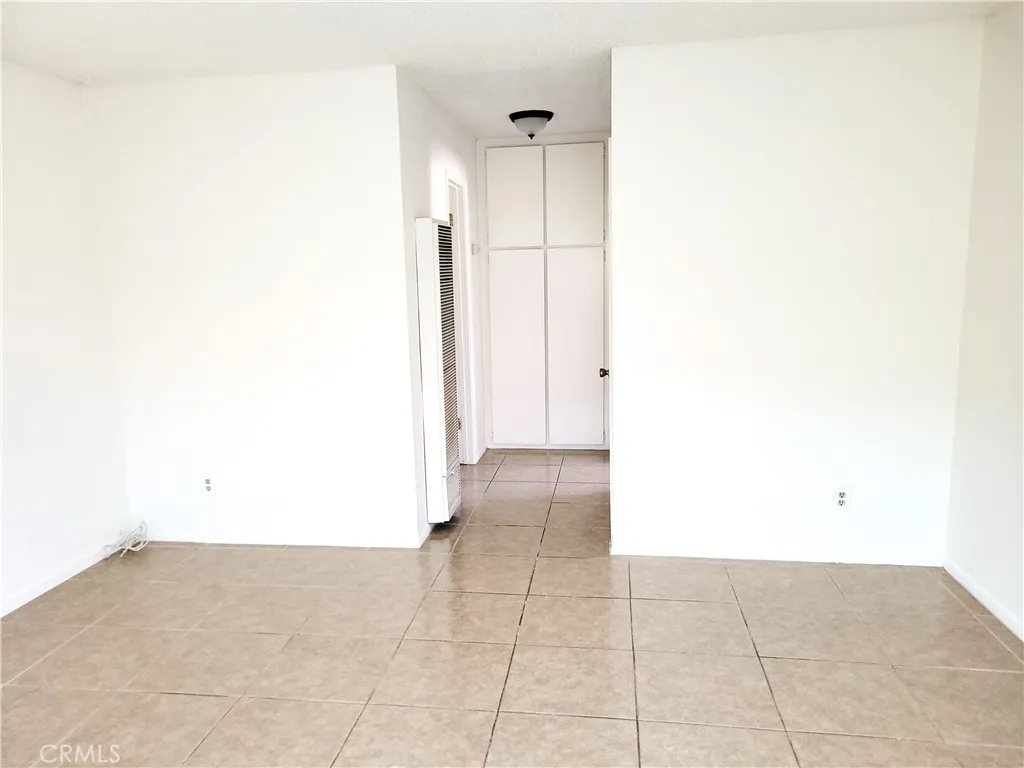 16742 Lynn Lane Unit C, Huntington Beach, CA 92649 - Photo 5 of 8, Huntington Beach, CA