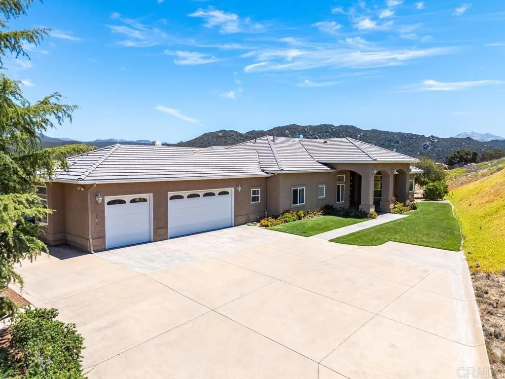 https://cdn.realtyfeed.com/cdn/127/306768615/021324e6f8b3d92e0256a3ceb277e993.webp