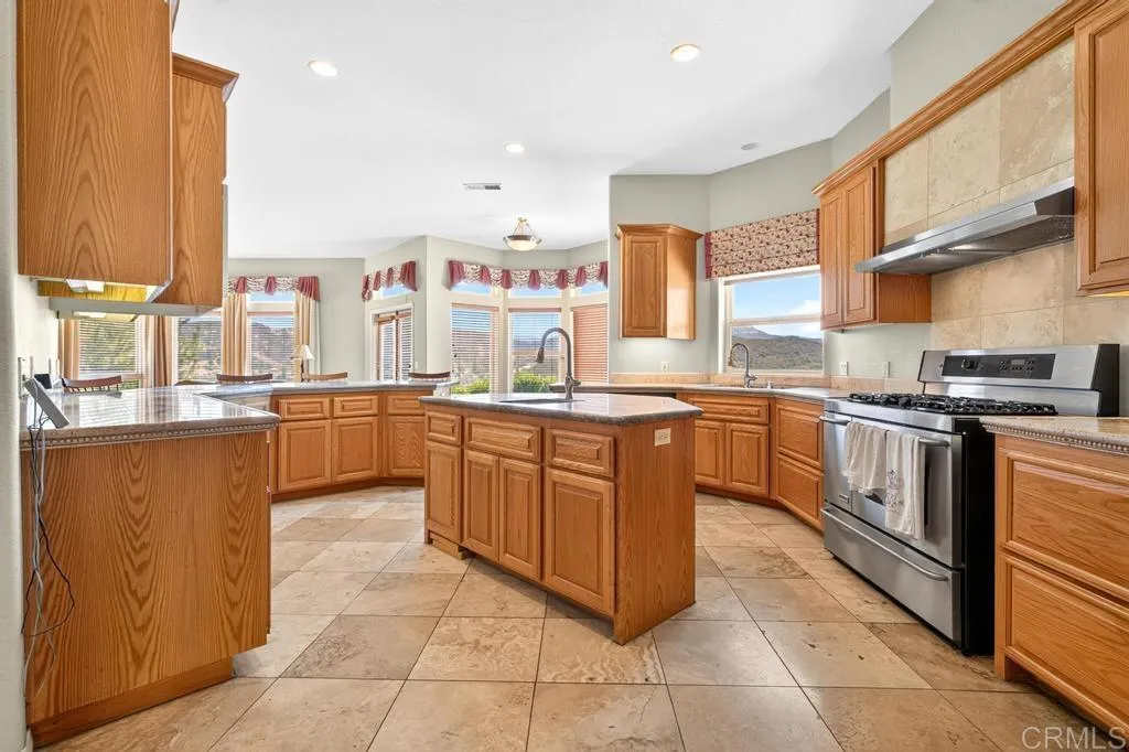 https://cdn.realtyfeed.com/cdn/127/306768615/735e7821fda99b6e67500cde1ed09553.webp