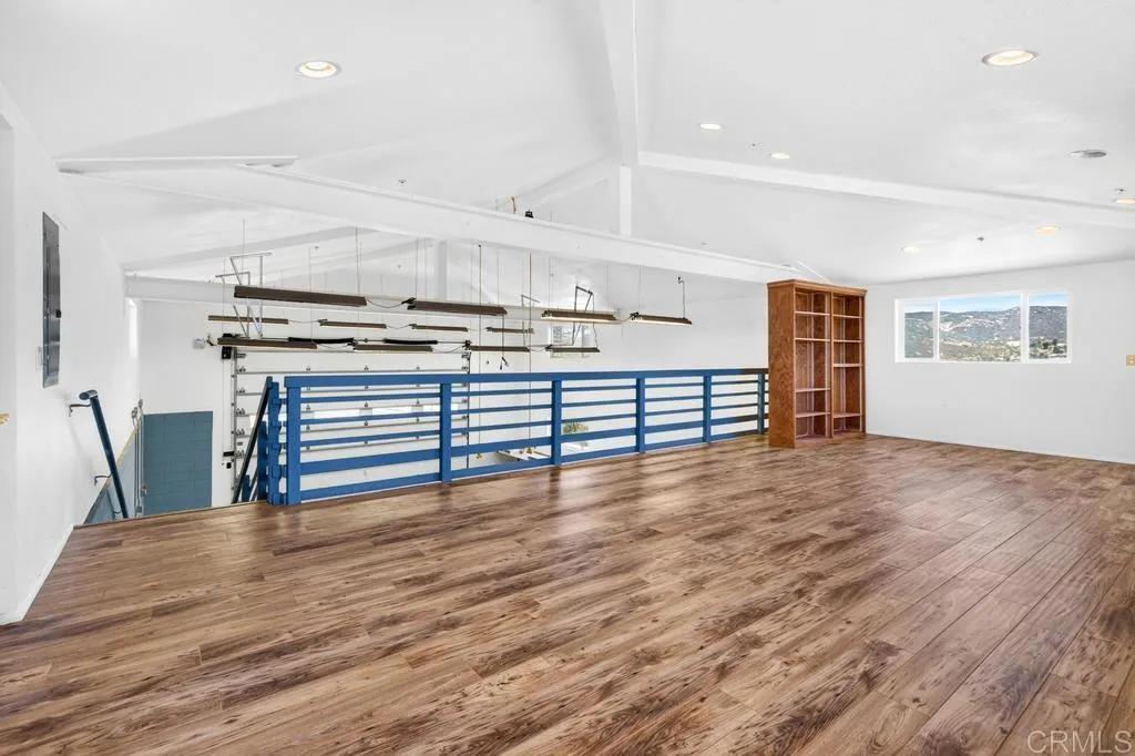https://cdn.realtyfeed.com/cdn/127/306768615/f0033e900ba86464a02374cca4a8eedc.webp