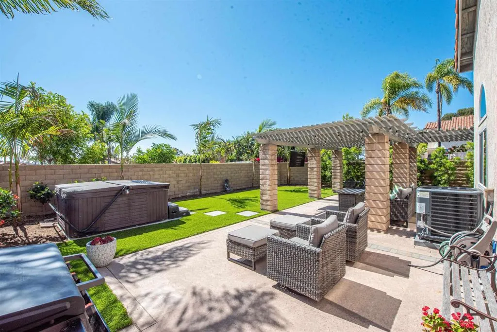 https://cdn.realtyfeed.com/cdn/127/306768617/03aab63d98ea679c80f0f95fa77ccdf1.webp