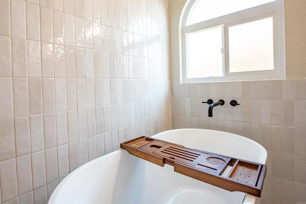 https://cdn.realtyfeed.com/cdn/127/306768617/1bc38b4aa8cd786ef8ee9de91a6eb822.webp