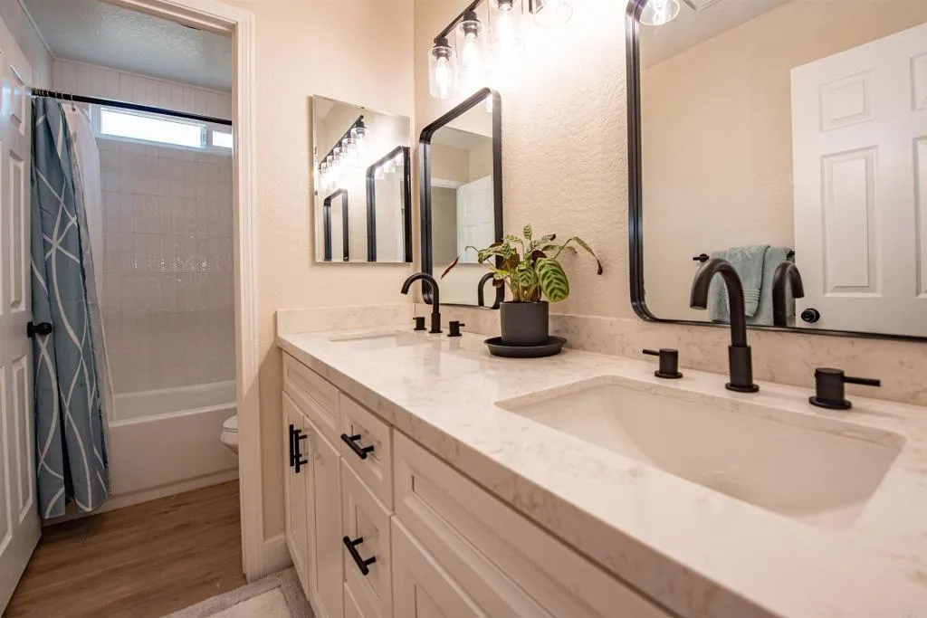 https://cdn.realtyfeed.com/cdn/127/306768617/764a4677b8e7038c80c96ab2e7a816d5.webp