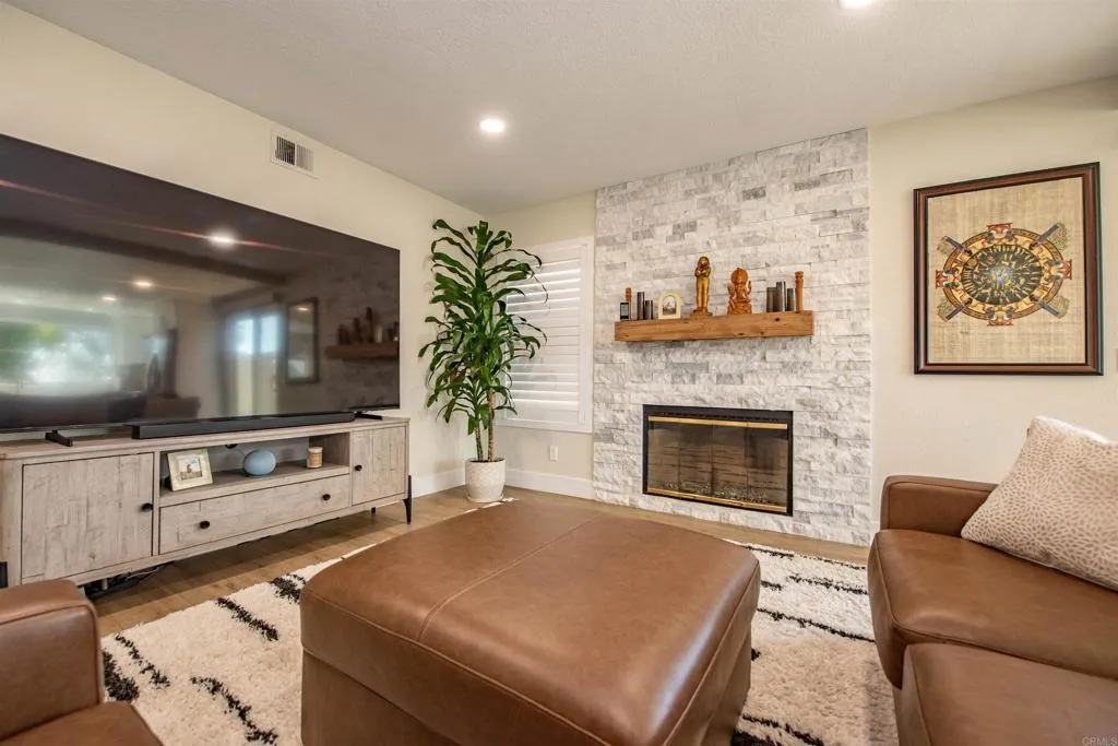 https://cdn.realtyfeed.com/cdn/127/306768617/fe2f9c804cb1155e45a5b021ac3ce6fd.webp