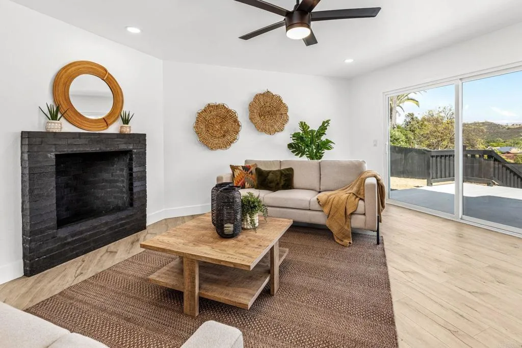 https://cdn.realtyfeed.com/cdn/127/306768666/5c56f26e16e2af929b2ee826f94dc7db.webp