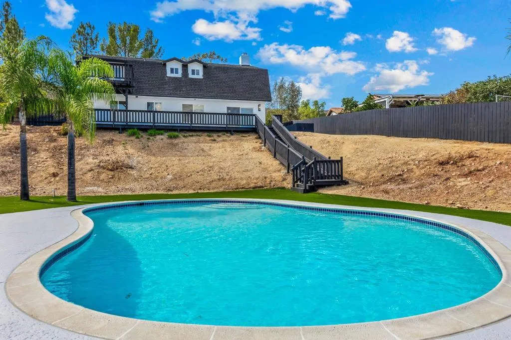 https://cdn.realtyfeed.com/cdn/127/306768666/631b2880d2b81733224f6c864b8aacd8.webp