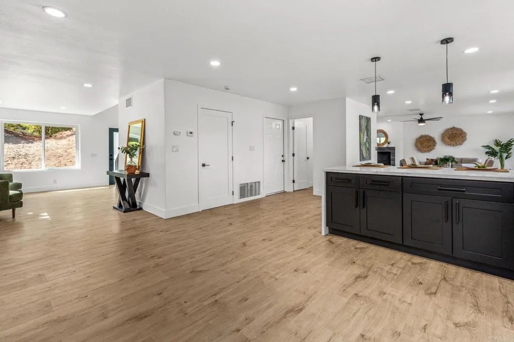 https://cdn.realtyfeed.com/cdn/127/306768666/766235ca0e8fd074444d9521a67ffcef.webp
