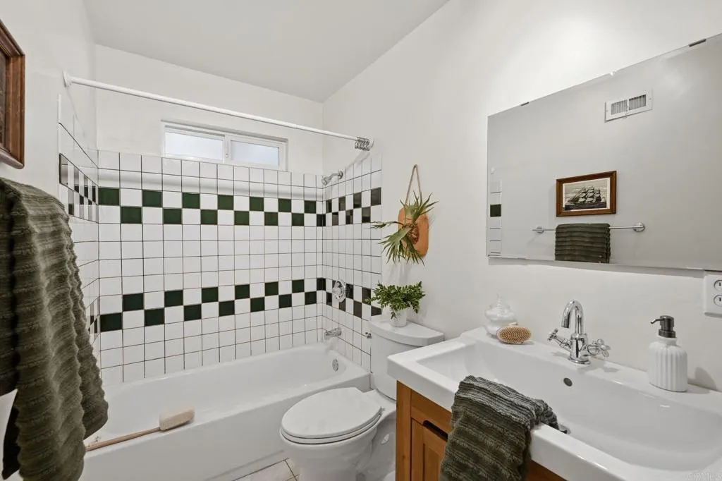 https://cdn.realtyfeed.com/cdn/127/306768684/b1c04ff549ddf4caed4d1782f1d72466.webp