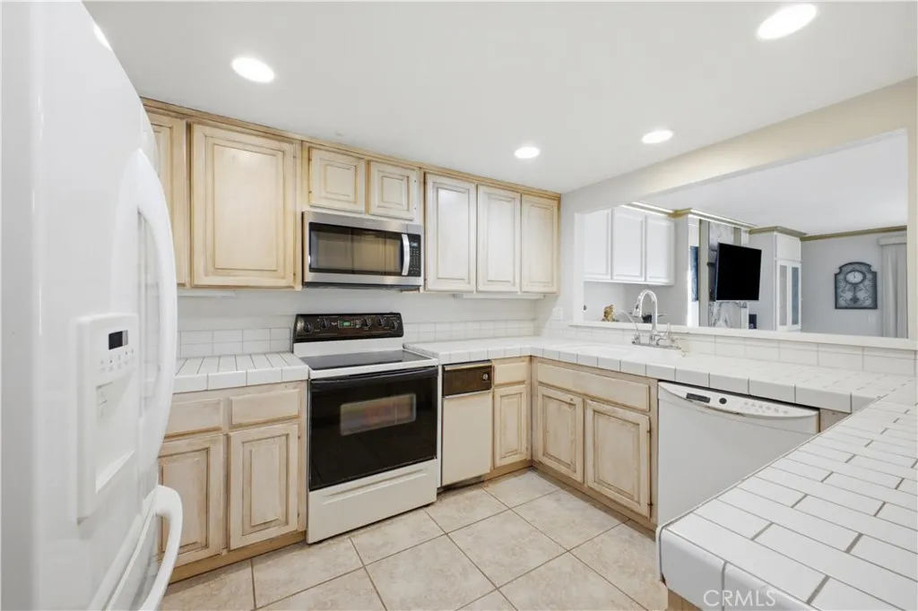 https://cdn.realtyfeed.com/cdn/127/306768731/3e29835e7419a68b5a6c83a5de36e0a9.webp